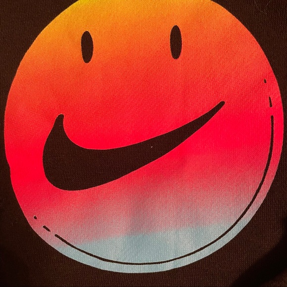 Girls Nike Smiley Face Cropped Hoodie - Picture 3 of 9